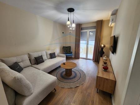Tirane, jepet me qera apartament 1+1 Kati 5, 69 m² 650 € 