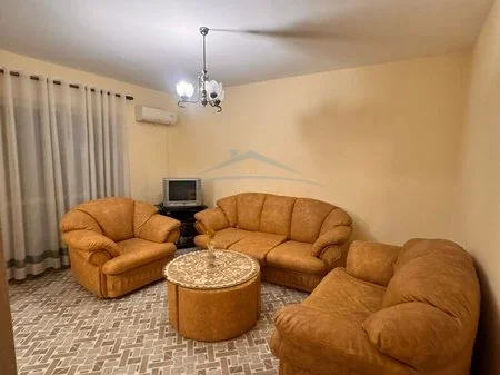 Tirane, jepet me qera apartament 3+1 Kati 4, 87 m² 600 € 