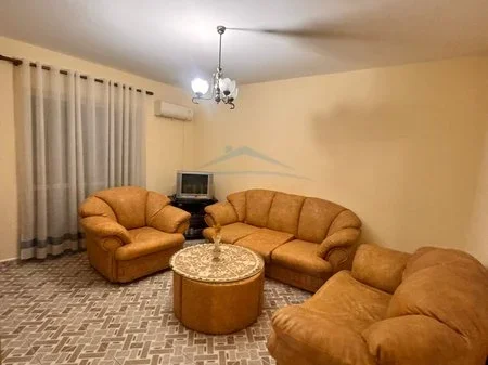 Tirane, jepet me qera apartament 3+1 Kati 4, 87 m² 600 € 