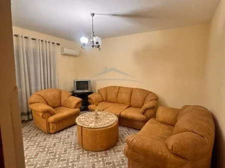 Tirane, jepet me qera apartament 3+1 Kati 4, 87 m² 600 € 