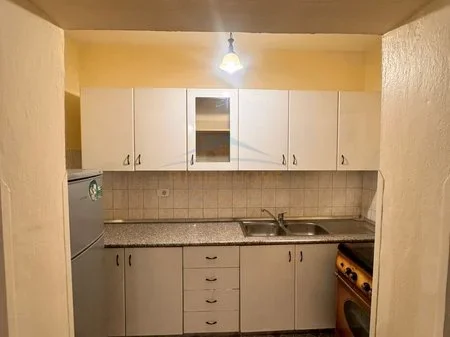 Tirane, jepet me qera apartament 3+1 Kati 4, 87 m² 600 € 