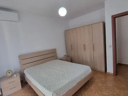 Tirane, jepet me qera apartament 2+1+Ballkon Kati 7, 113 m² 600 € (ASTIR)