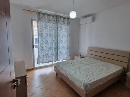 Tirane, jepet me qera apartament 2+1+Ballkon Kati 7, 113 m² 600 € (ASTIR)