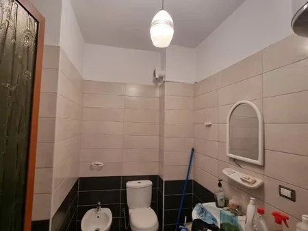 Tirane, jepet me qera apartament 2+1+Ballkon Kati 6, 84 m² 600 € (RRUGA TEODOR KEKO (PRANE BAR FAMED))