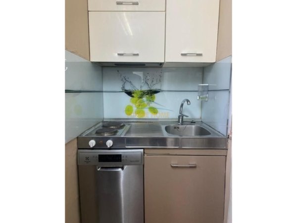 Tirane, jepet me qera apartament 2+1+Ballkon Kati 2, 80 m² 700 € (Zogu i Zi)