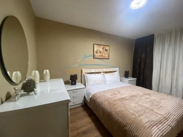 Tirane, jepet me qera apartament 2+1+Ballkon Kati 2, 80 m² 700 € (Zogu i Zi)