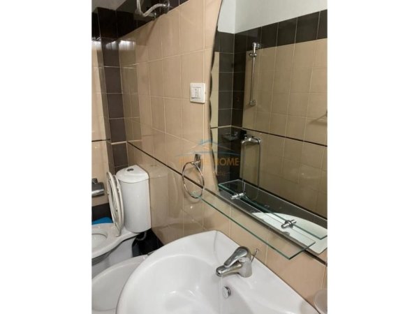 Tirane, jepet me qera apartament 2+1+Ballkon Kati 2, 80 m² 700 € (Zogu i Zi)