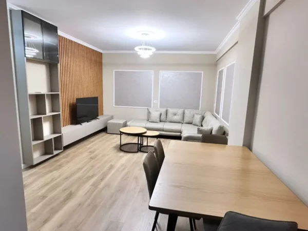 Tirane, shitet apartament 2+1 , 105 m² 168.000 € (astir)