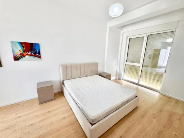 Tirane, jepet me qera Vile 3 Katshe Kati 3, 285 m² 1.400 € 