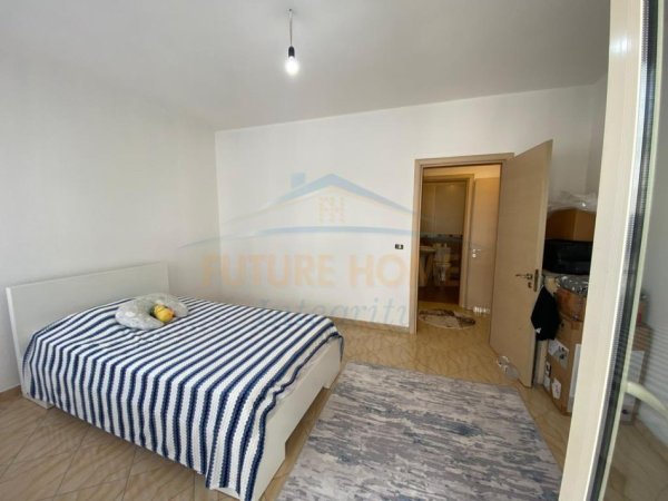 Shitet, Apartament 2+1+2, Fresku, Tiranë.