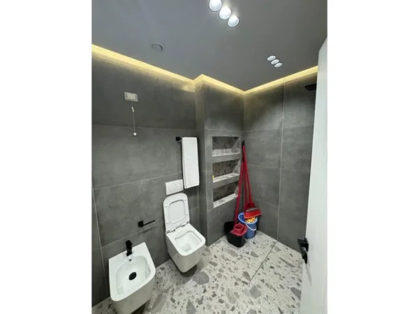 Tirane, shes apartament 2+1+Aneks+Ballkon Kati 11, 126 m² 600.000 € (Lake View)