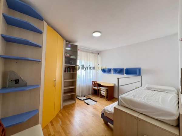 Tirane, shitet apartament 2+1+Ballkon Kati 6, 114 m² (Pazari i Ri)