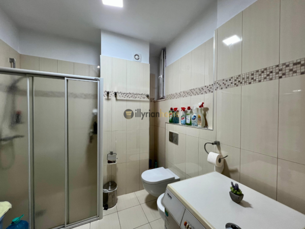 Tirane, shitet apartament 2+1+Ballkon Kati 6, 114 m² (Pazari i Ri)