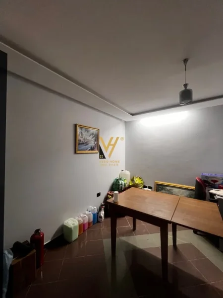 Tirane, jepet me qera dyqan Kati 0, 16 m² 350 € (QYTET STUDENTI)