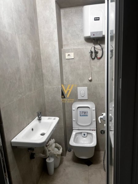 Tirane, jepet me qera dyqan Kati 0, 16 m² 350 € (QYTET STUDENTI)