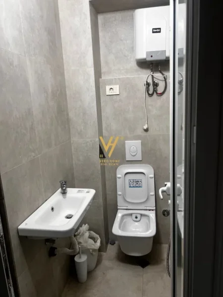 Tirane, jepet me qera dyqan Kati 0, 16 m² 350 € (QYTET STUDENTI)