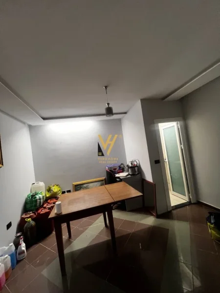 Tirane, jepet me qera dyqan Kati 0, 16 m² 350 € (QYTET STUDENTI)