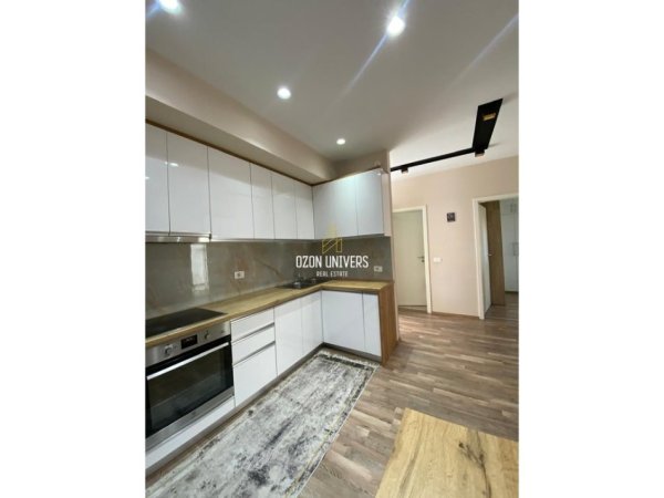 Tirane, jepet me qera apartament 2+1+Ballkon Kati 3, 93 m² 600 € (Kompleksi Mangalem, Ali Demi Tirana, Albania)