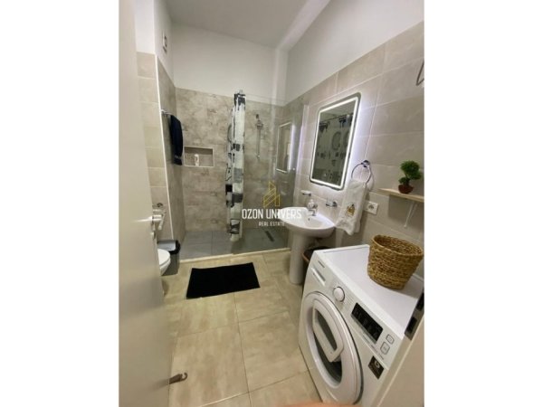 Tirane, jepet me qera apartament 2+1+Ballkon Kati 3, 93 m² 600 € (Kompleksi Mangalem, Ali Demi Tirana, Albania)