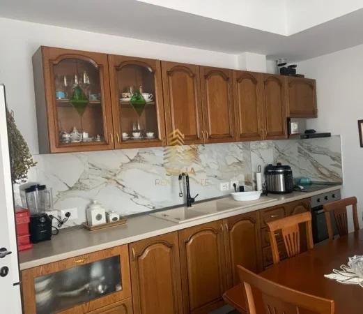 Tirane, jepet me qera Vile 2+1+Ballkon Kati 2, 100 m² 1.000 € (5 Maji)
