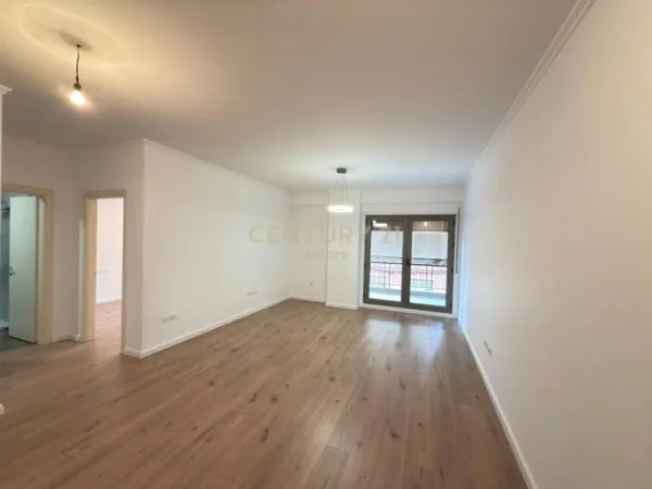 Tirane, shes apartament 1+1+Aneks+Ballkon Kati 4, 73 m² 218.000 € 