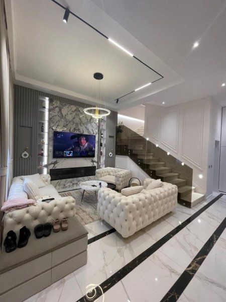 Tirane, Shitet Apartament Dulex, 200 m² 420.000 € (KODRA E DIELLIT)