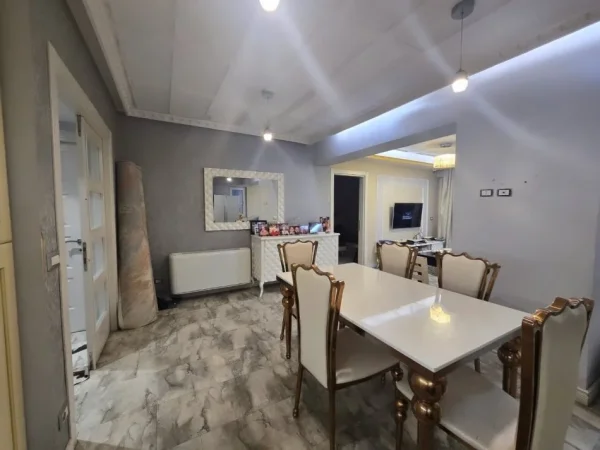 Tirane, shitet apartament 3+1 , 145 m² (SELVIA)