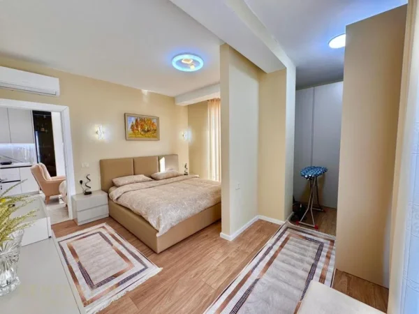 Tirane, jepet me qera apartament 2+1+Aneks+Ballkon Kati 12, 104 m² 1.400 € 