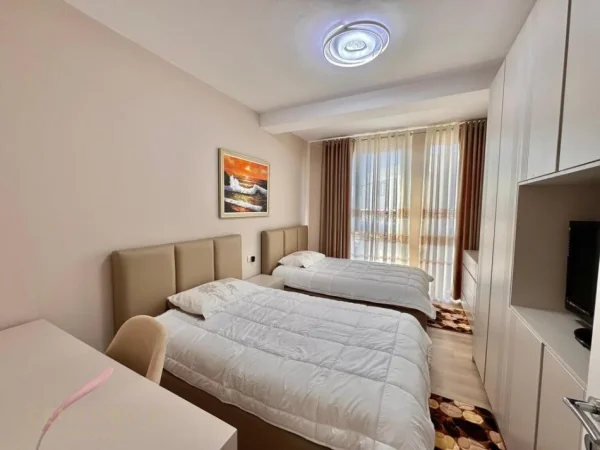 Tirane, jepet me qera apartament 2+1+Aneks+Ballkon Kati 12, 104 m² 1.400 € 