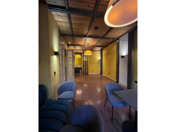 Tirane, shitet ambjent biznesi Kati 1, 98 m² 184.000 € (Don Bosko)