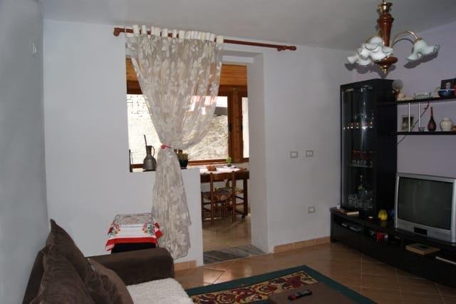 Tirane, shitet apartament 2+1+Ballkon Kati 1, 64 m² 130.000 € (Selvia)