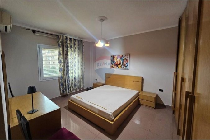 Tirane, jepet me qera apartament 1+1 Kati 2, 90 m² 650 € (Brryli, Tiranë)