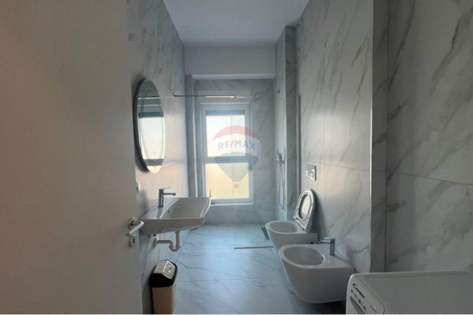 Tirane, jepet me qera apartament 1+1 , 60 m² 450 € (Rruga Ali Demi)