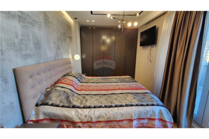 Tirane, jepet me qera apartament 2+1 Kati 7, 150 m² 1.500 € (Rruga Barrikadave Sheshi Skënderbej, Tiranë)