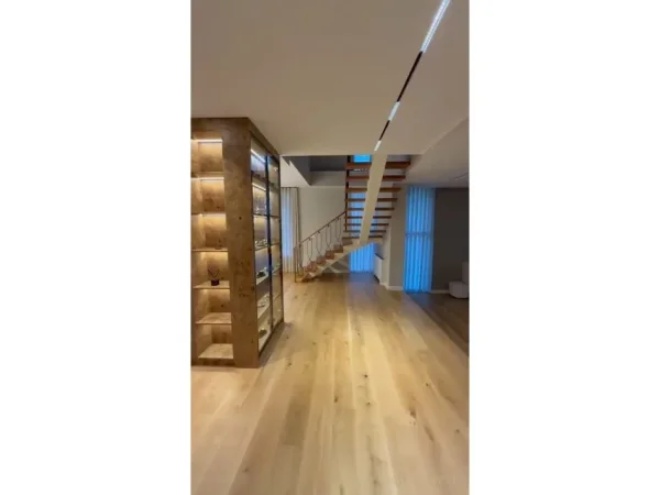 Tirane, jepet me qera Vile 2 Katshe Kati 2, 152 m² 4.500 € (Tufine)