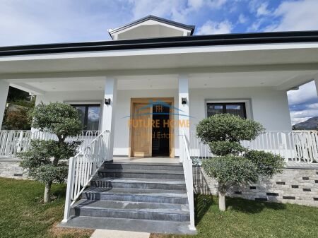 Tirane, jepet me qera apartament 4+1+Aneks+Ballkon Kati 0, 170 m² 2.500 € (MULLET)