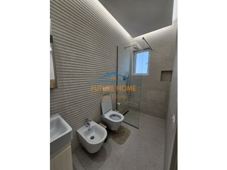 Tirane, jepet me qera apartament 4+1+Aneks+Ballkon Kati 0, 170 m² 2.500 € (MULLET)