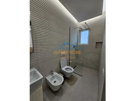 Tirane, jepet me qera apartament 4+1+Aneks+Ballkon Kati 0, 170 m² 2.500 € (MULLET)