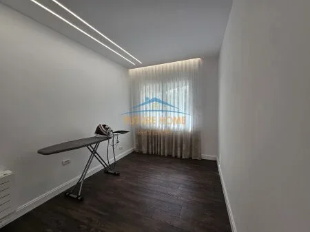 Tirane, jepet me qera apartament 4+1+Aneks+Ballkon Kati 0, 170 m² 2.500 € (MULLET)
