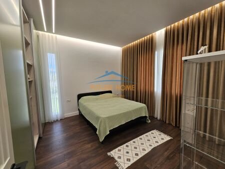 Tirane, jepet me qera apartament 4+1+Aneks+Ballkon Kati 0, 170 m² 2.500 € (MULLET)