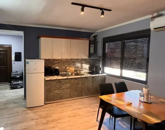 Tirane, jepet me qera apartament 2+1 Kati 3, 560 € 