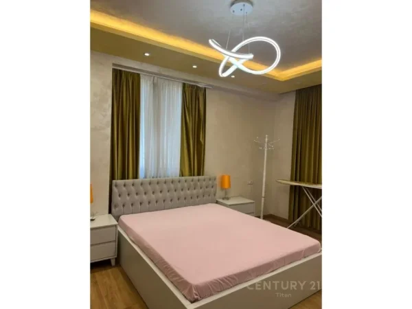 Tirane, jepet me qera apartament 2+1+Aneks+Ballkon Kati 6, 108 m² 1.000 € (Turdiu)