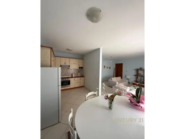Tirane, jepet me qera apartament 2+1+Aneks+Ballkon Kati 9, 116 m² 730 € 