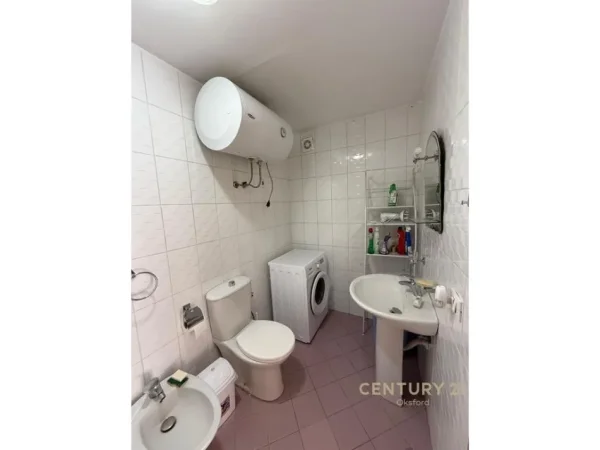 Tirane, jepet me qera apartament 2+1+Aneks+Ballkon Kati 9, 116 m² 730 € 
