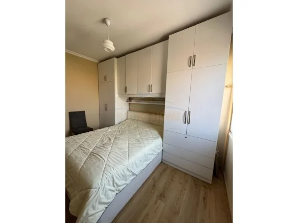 Tirane, shitet apartament 2+1 Kati 4, 97 m² (Komuna e Parisit, "Niku Construction".)