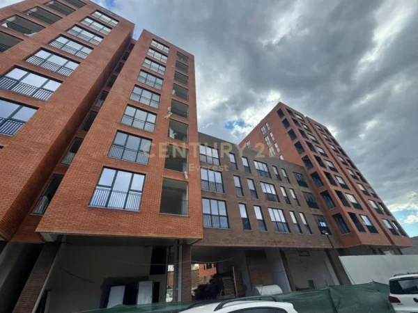 Tirane, shes apartament 1+1+Aneks+Ballkon Kati 3, 76 m² 122.000 € 