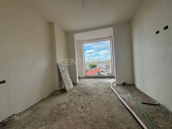 Tirane, shes apartament 1+1+Aneks+Ballkon Kati 3, 76 m² 122.000 € 