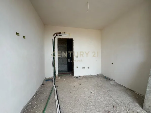 Tirane, shes apartament 1+1+Aneks+Ballkon Kati 3, 76 m² 122.000 € 