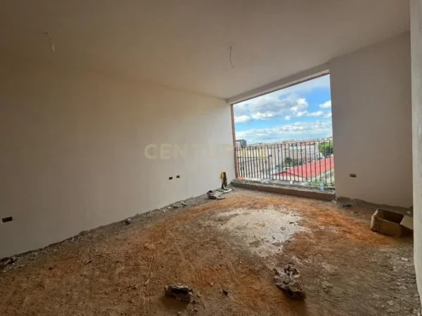 Tirane, shes apartament 1+1+Aneks+Ballkon Kati 3, 76 m² 122.000 € 