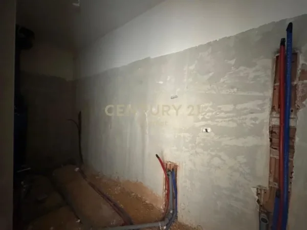 Tirane, shes apartament 1+1+Aneks+Ballkon Kati 3, 76 m² 122.000 € 